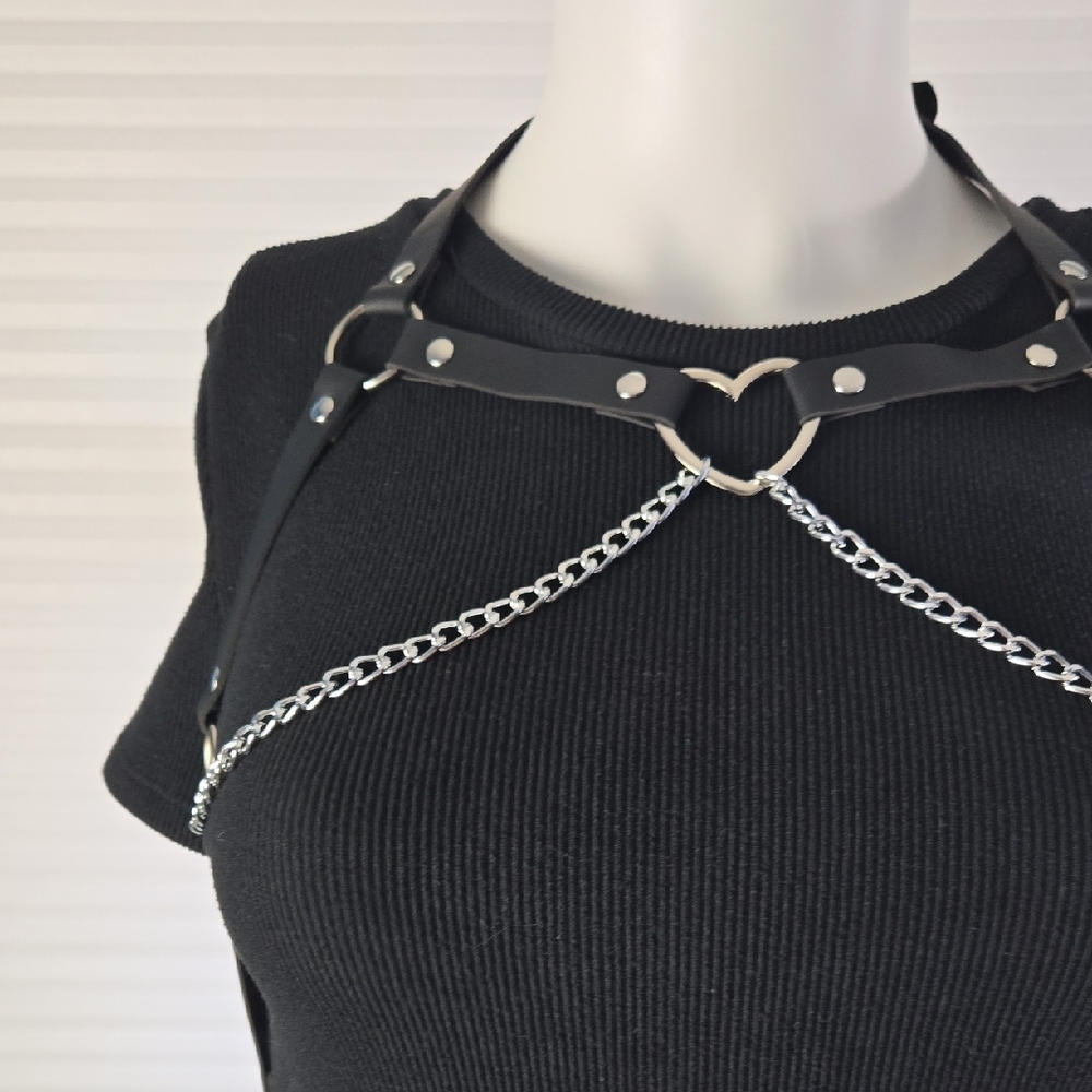New! Heart Themed Black Harness Bra Chain Festival Rave Goth Adjustable - Picture 8 of 9